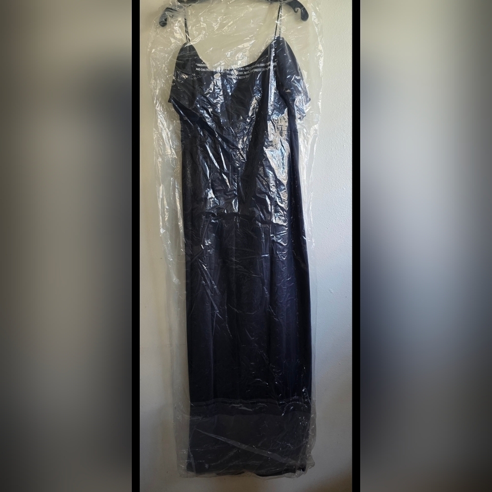 NWT! Sachin & Babi, Brittany Stretch Crepe Cold-Shoulder Gown, Navy -MSRP $285 - Picture 13 of 16